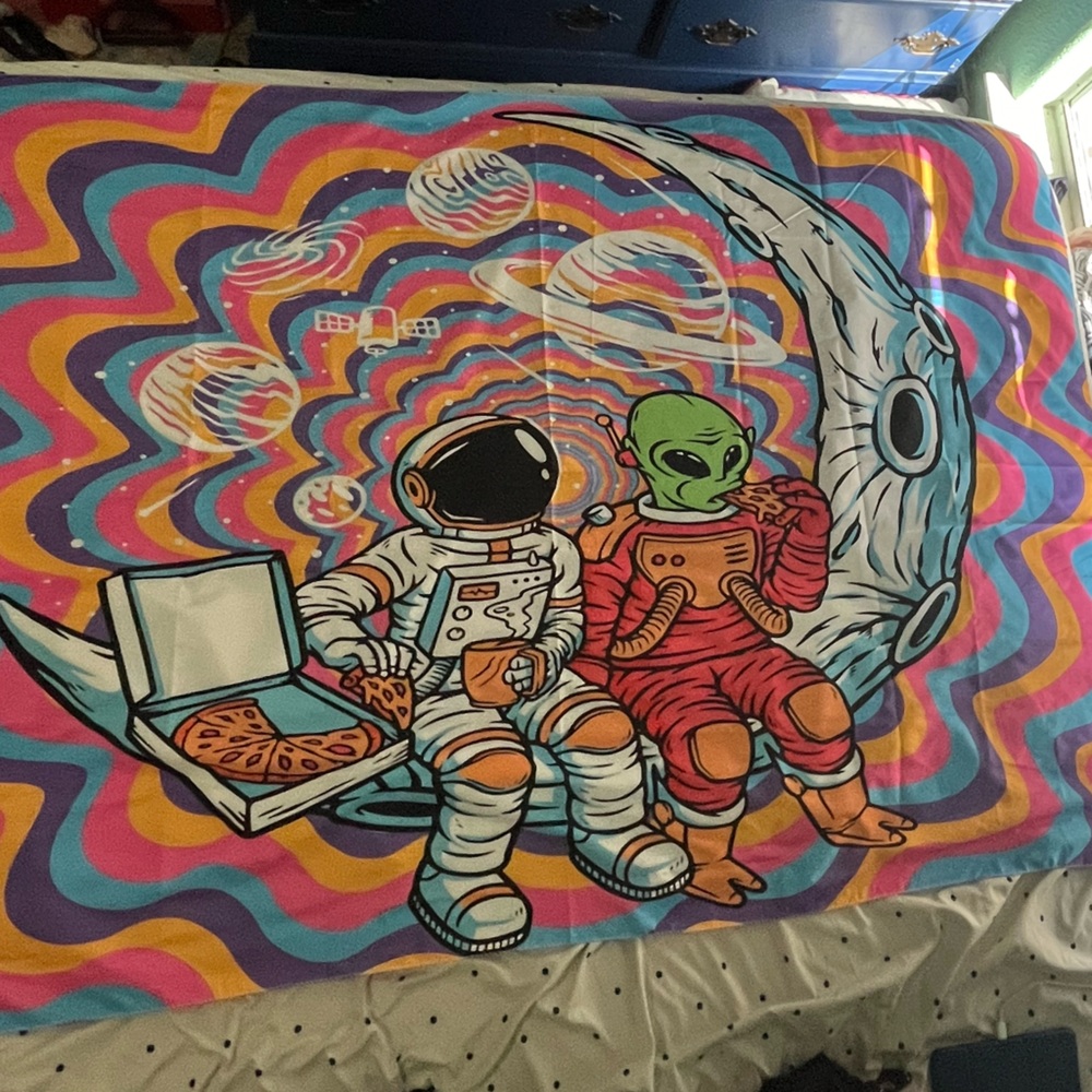 COPY - Multicolor Alíen Pizza Tapestry